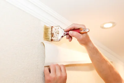 Pose de papier peint à l'Horme — revêtements muraux et toiles de verre